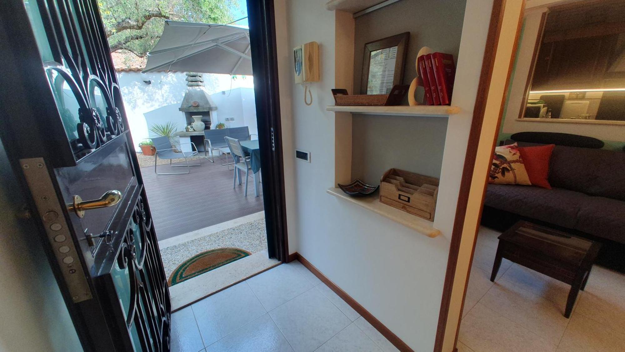 Lilli Urban Garden - Private Garden And Reserved Free Parking In Detached House Surrounded By The Greenery Of Appartamento *