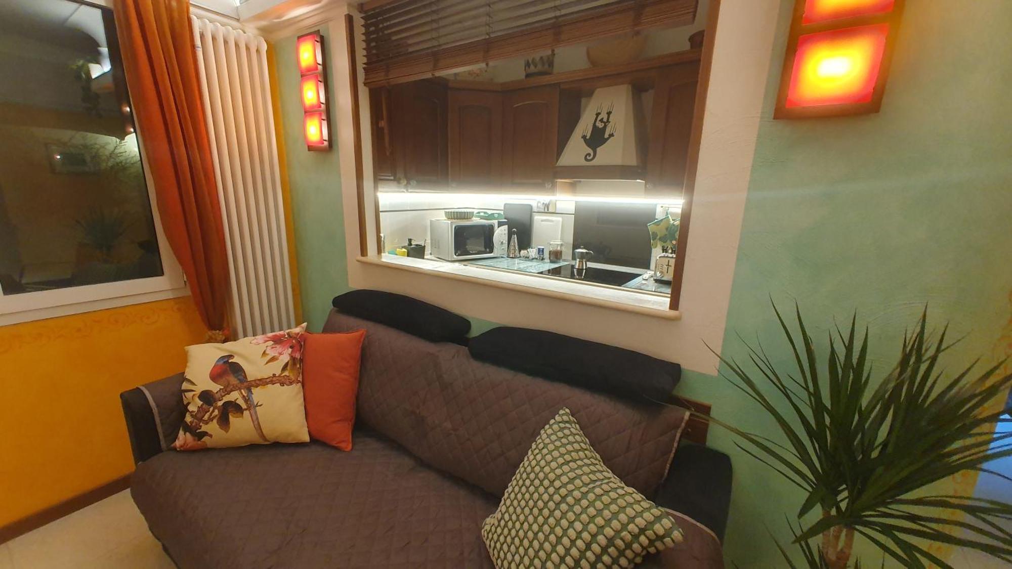 Lilli Urban Garden - Private Garden And Reserved Free Parking In Detached House Surrounded By The Greenery Of Apartamento