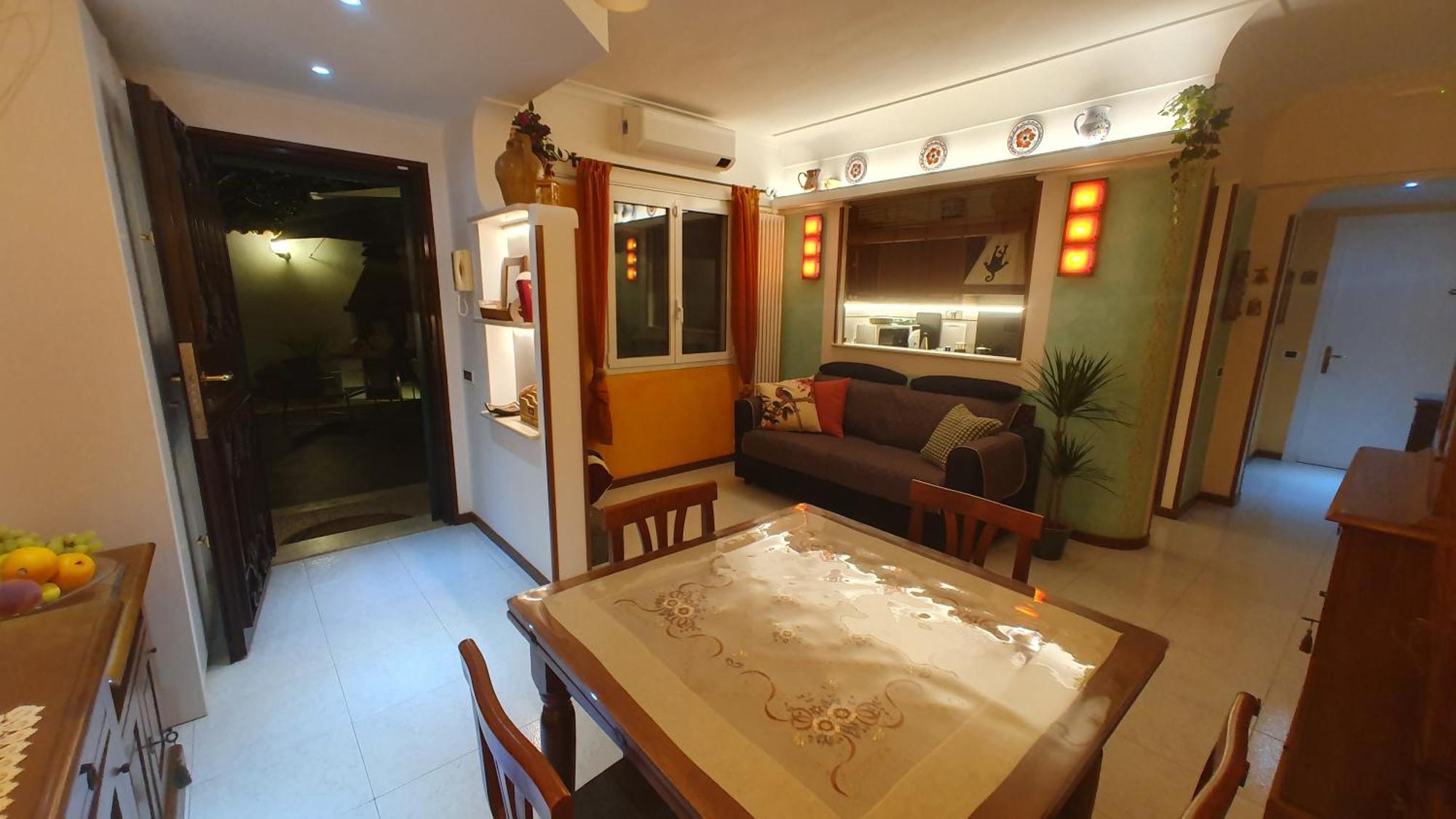 Appartamento Lilli Urban Garden - Private Garden And Reserved Free Parking In Detached House Surrounded By The Greenery Of