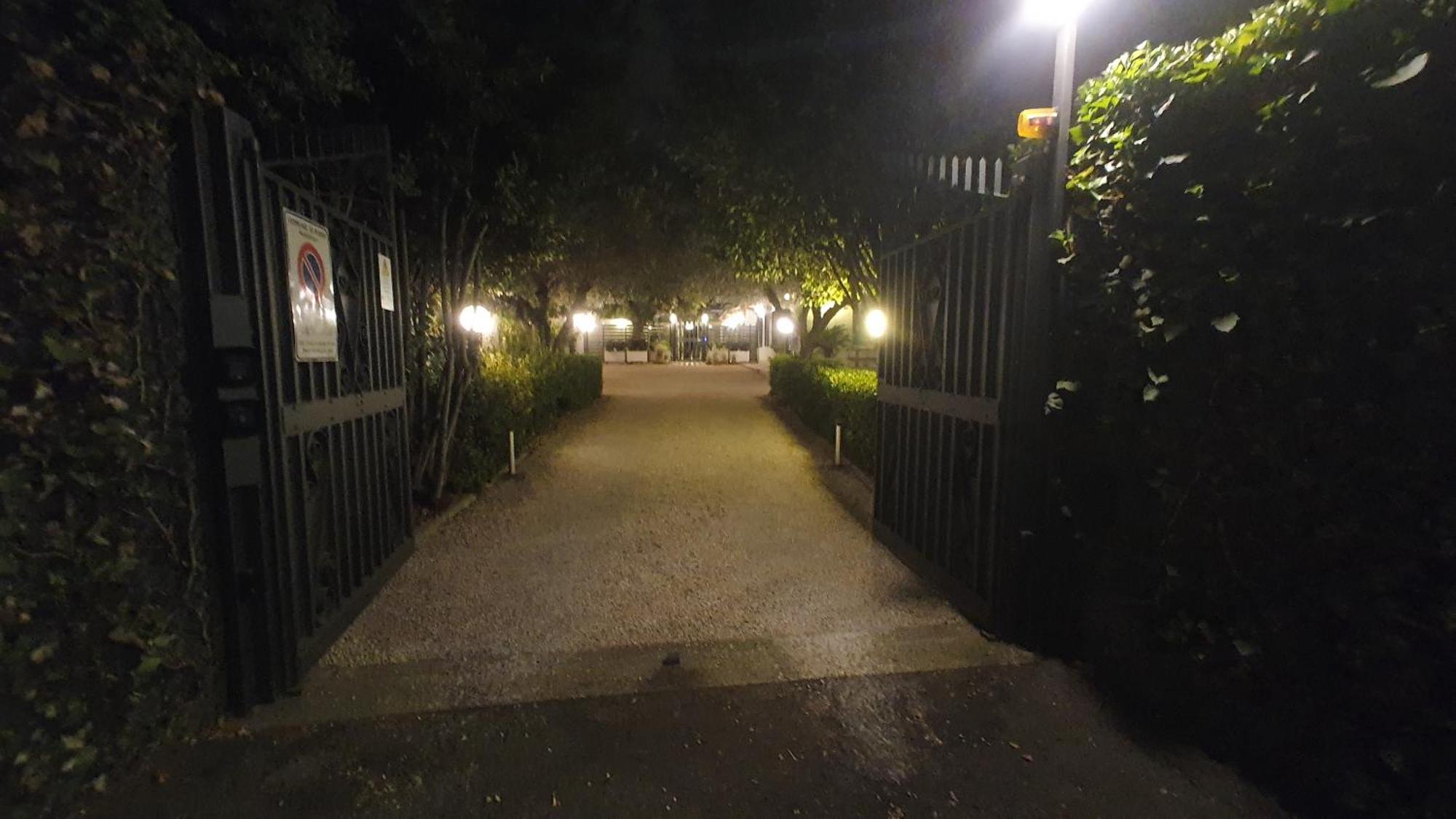 Appartamento Lilli Urban Garden - Private Garden And Reserved Free Parking In Detached House Surrounded By The Greenery Of *