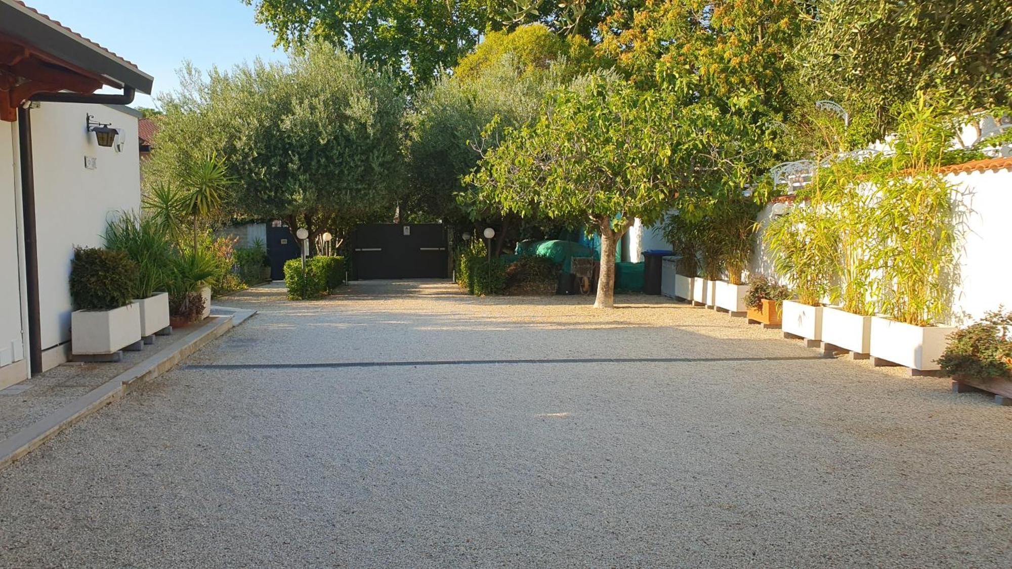 Lilli Urban Garden - Private Garden And Reserved Free Parking In Detached House Surrounded By The Greenery Of *