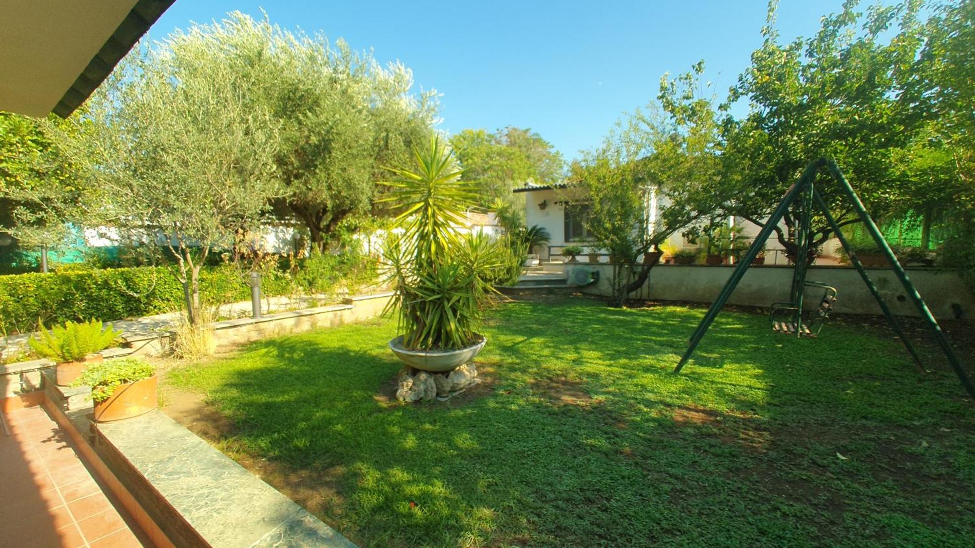 Lilli Urban Garden - Private Garden And Reserved Free Parking In Detached House Surrounded By The Greenery Of Appartamento *