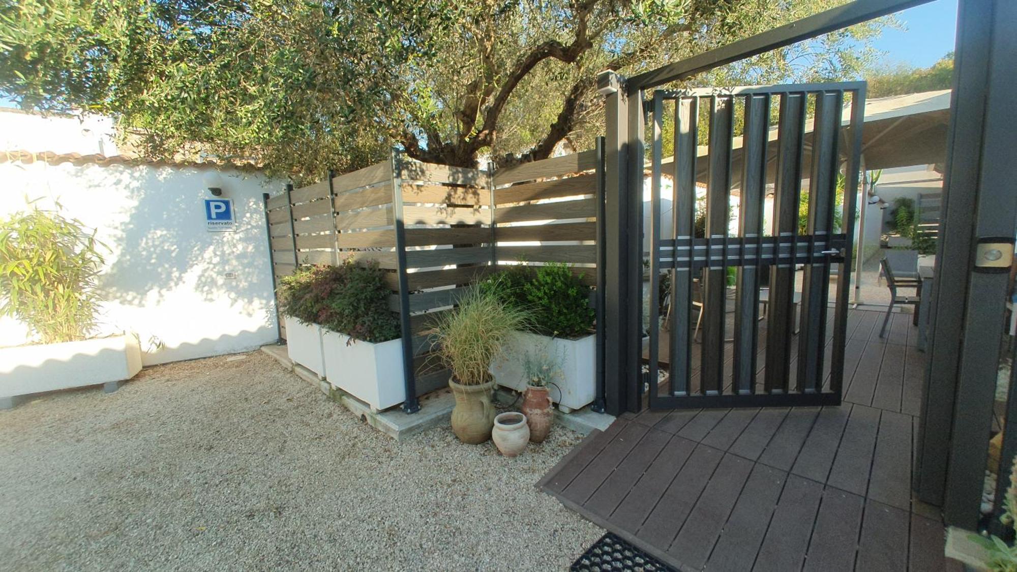 Lilli Urban Garden - Private Garden And Reserved Free Parking In Detached House Surrounded By The Greenery Of