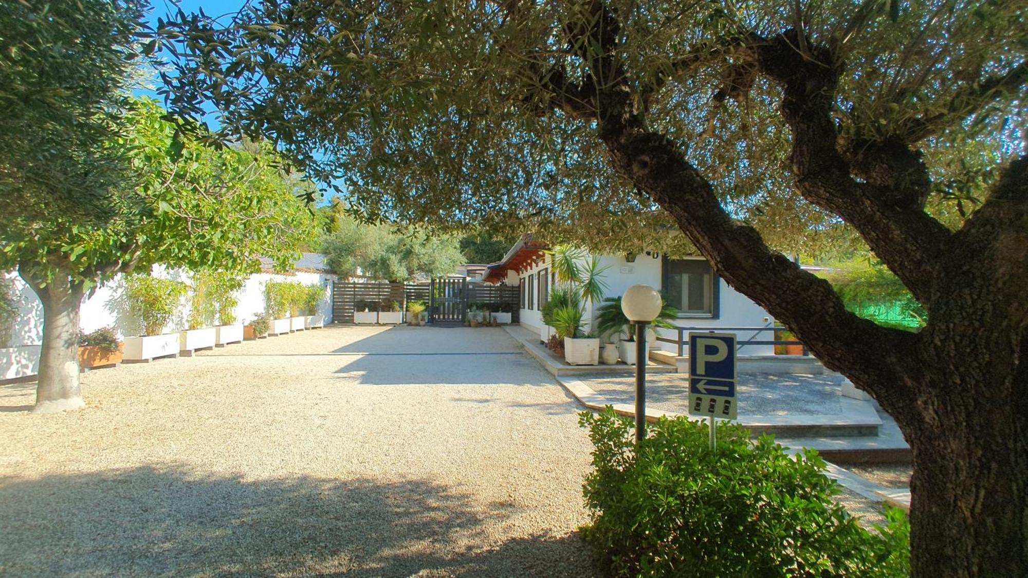 Lilli Urban Garden - Private Garden And Reserved Free Parking In Detached House Surrounded By The Greenery Of * Roma
