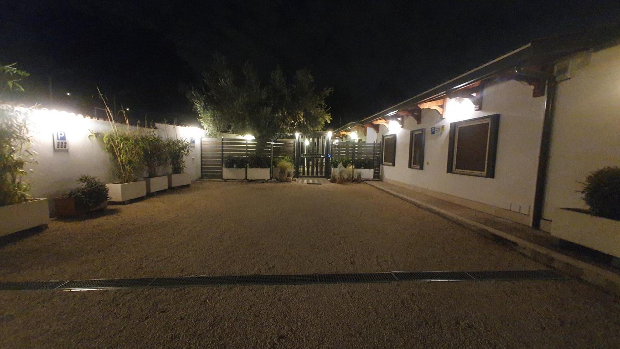 Appartamento Lilli Urban Garden - Private Garden And Reserved Free Parking In Detached House Surrounded By The Greenery Of