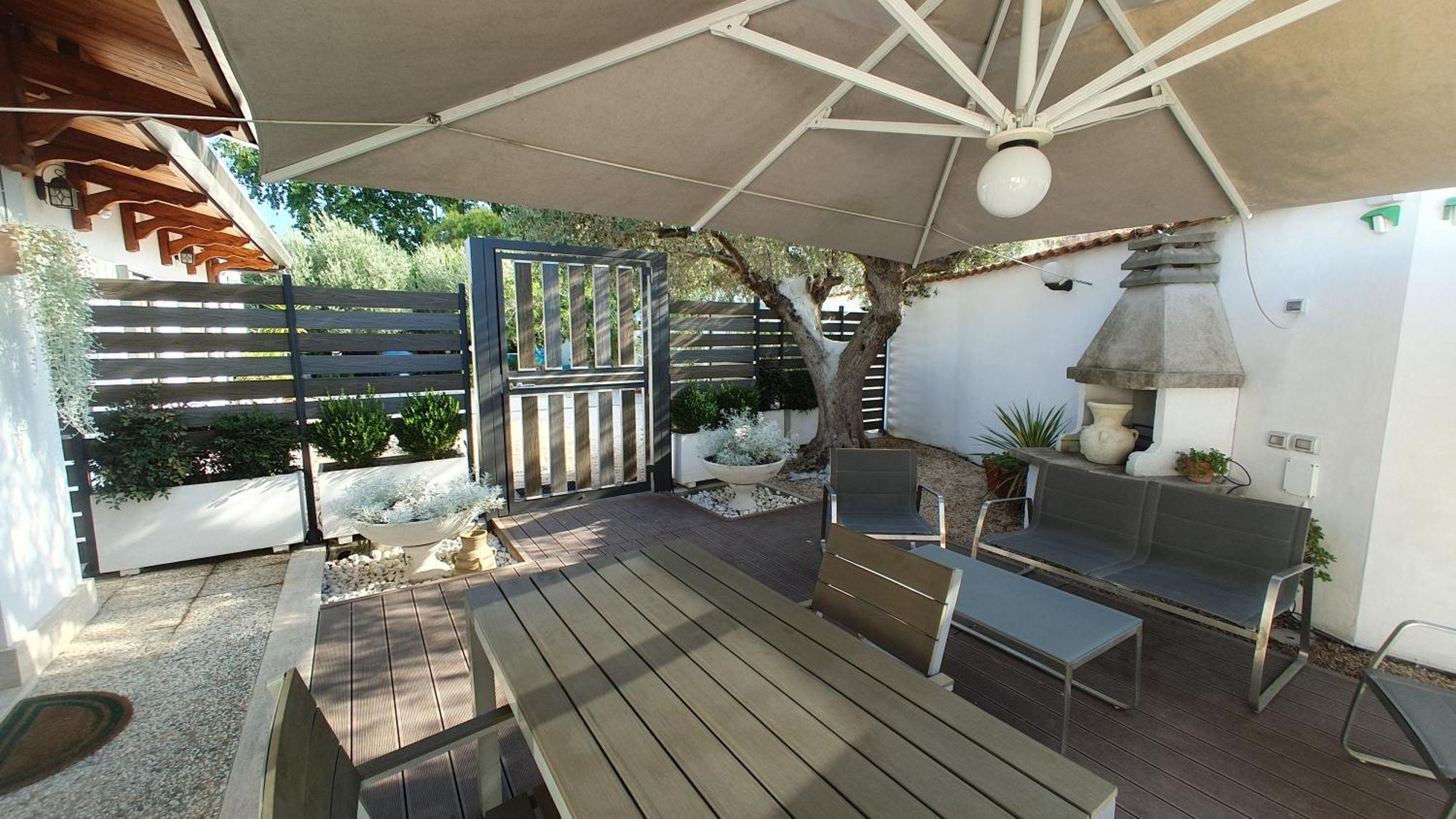Appartamento Lilli Urban Garden - Private Garden And Reserved Free Parking In Detached House Surrounded By The Greenery Of Roma