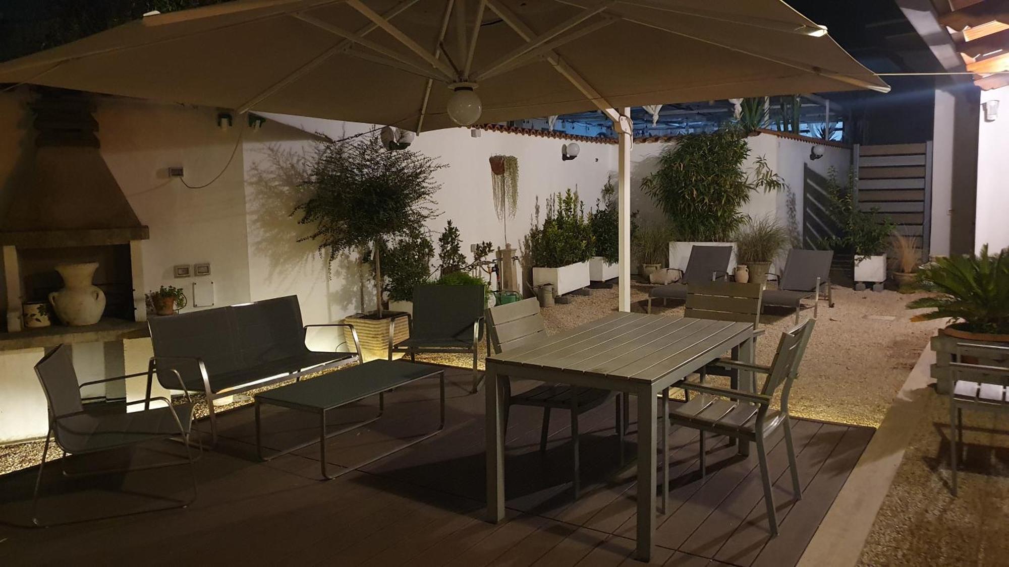 Lilli Urban Garden - Private Garden And Reserved Free Parking In Detached House Surrounded By The Greenery Of Appartamento