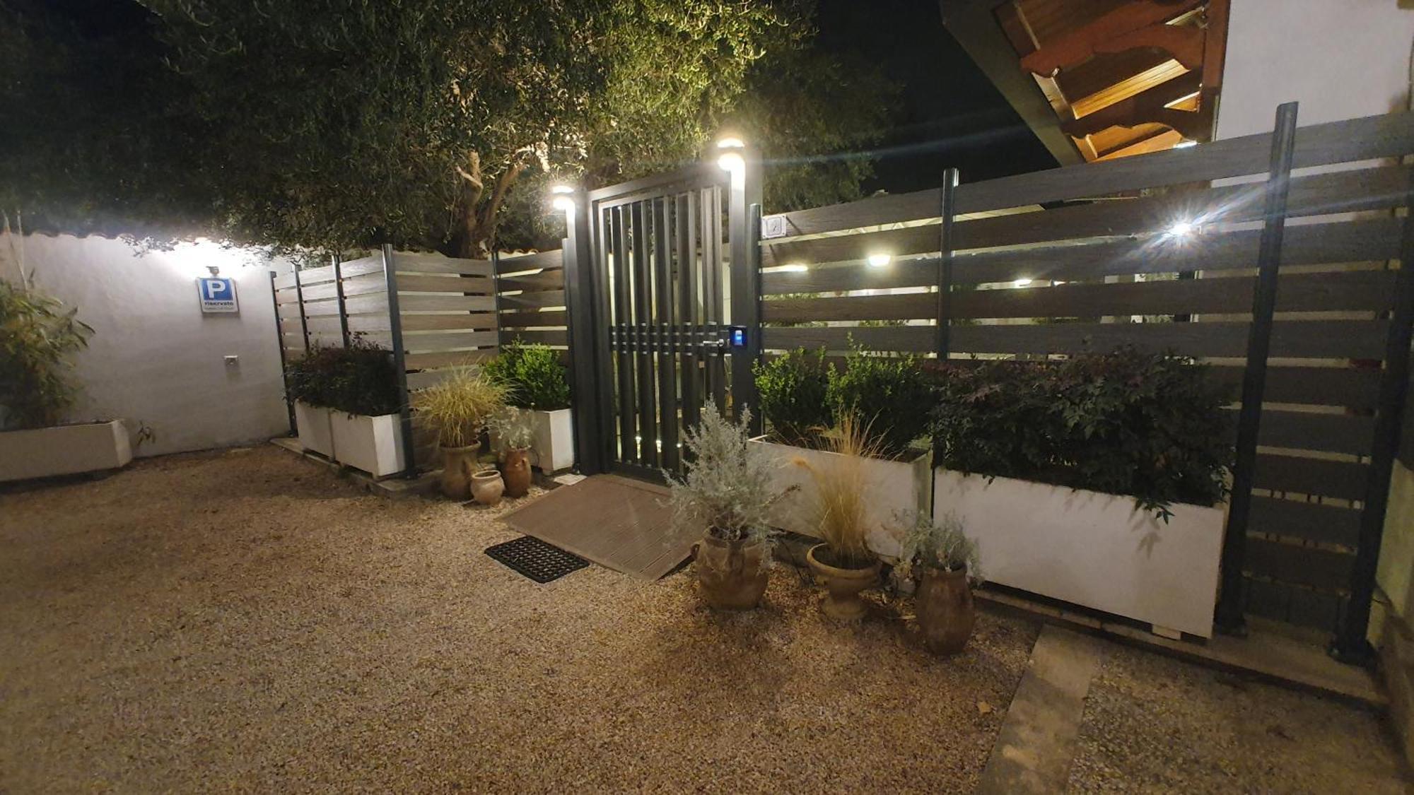 Appartamento Lilli Urban Garden - Private Garden And Reserved Free Parking In Detached House Surrounded By The Greenery Of *
