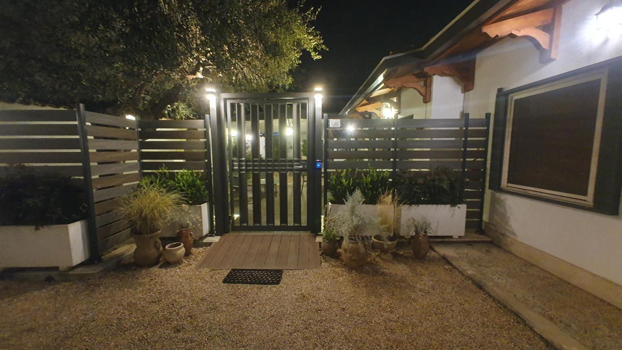 Lilli Urban Garden - Private Garden And Reserved Free Parking In Detached House Surrounded By The Greenery Of Appartamento *