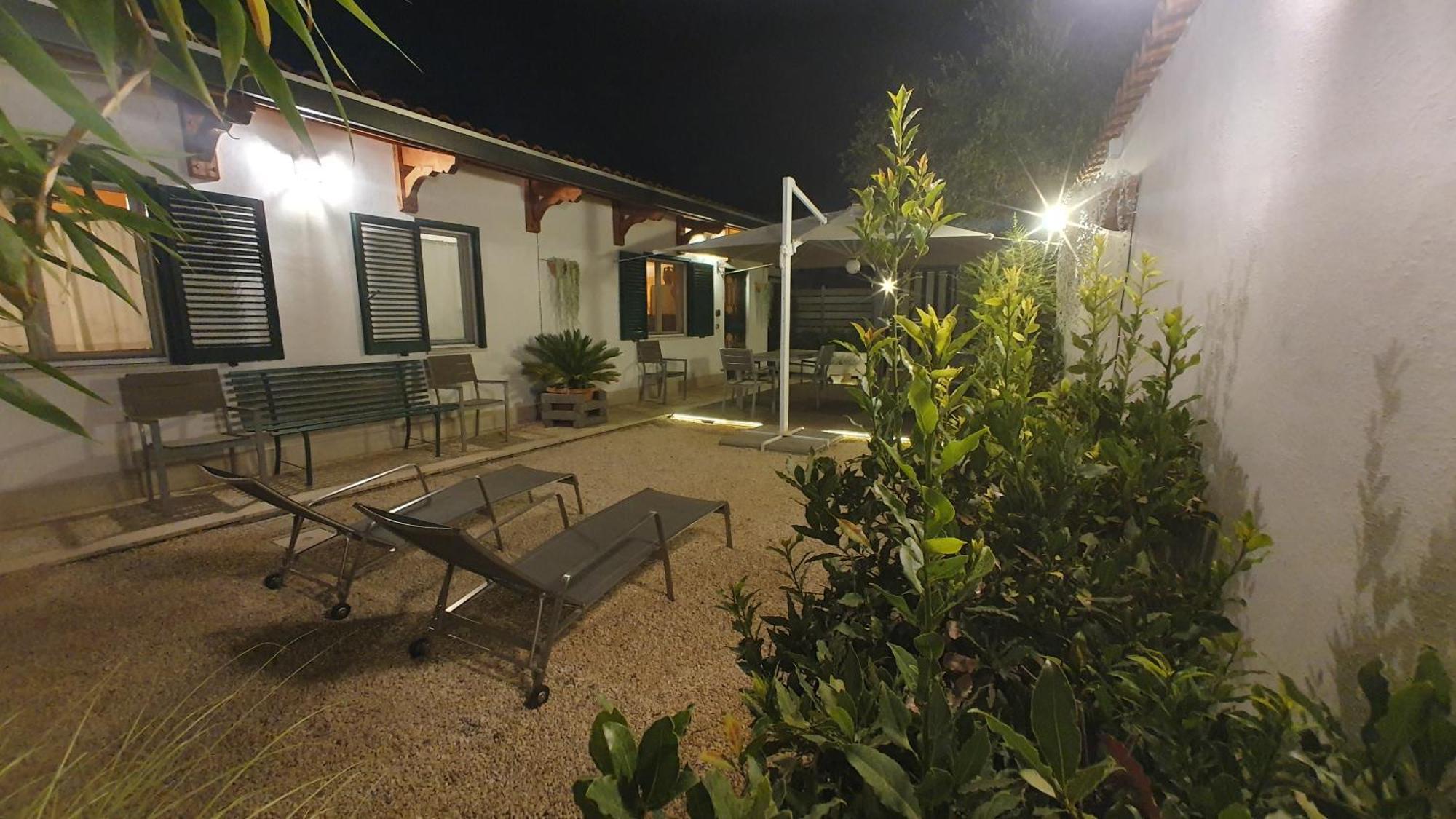 Appartamento Lilli Urban Garden - Private Garden And Reserved Free Parking In Detached House Surrounded By The Greenery Of *