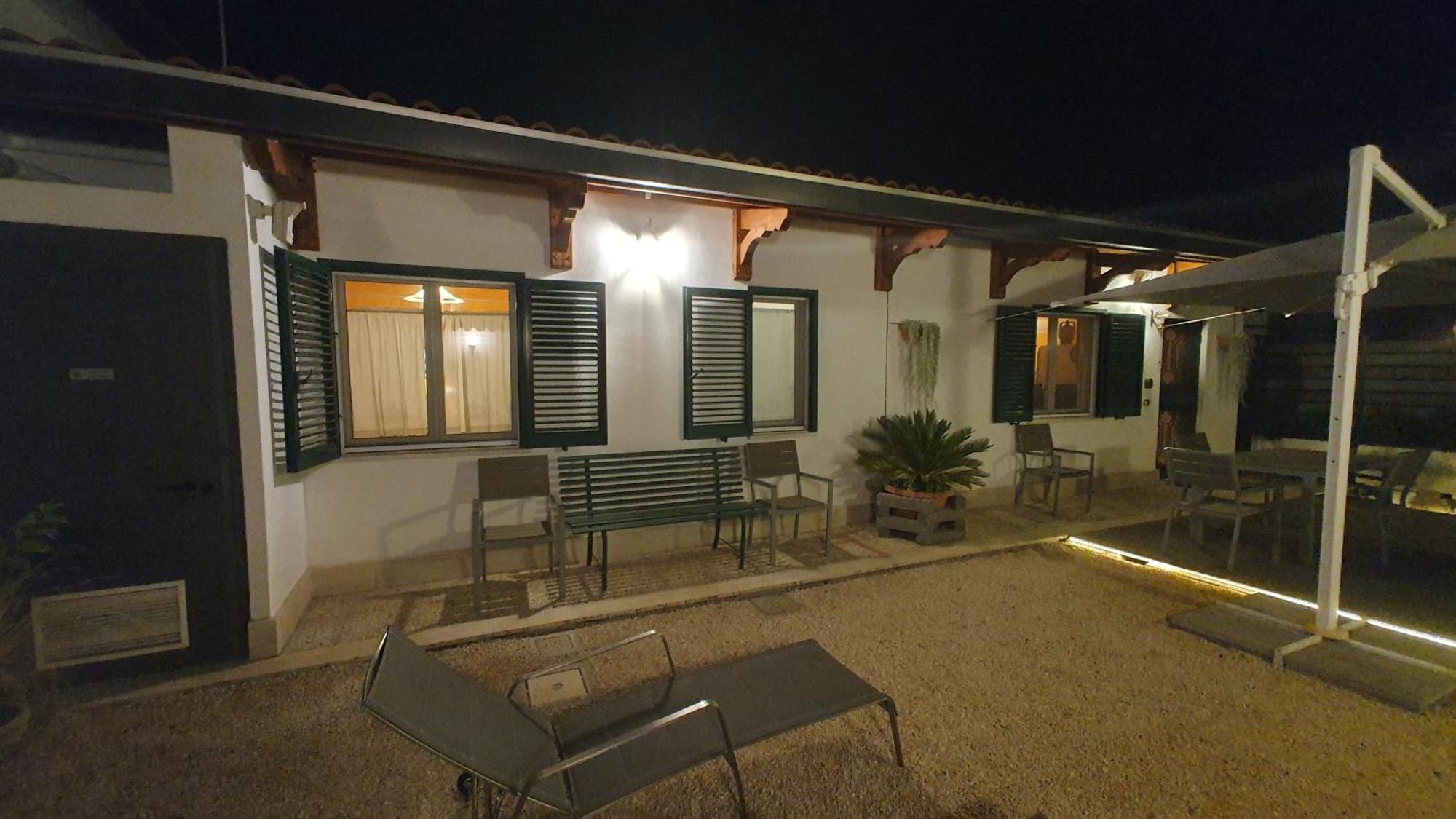 Lilli Urban Garden - Private Garden And Reserved Free Parking In Detached House Surrounded By The Greenery Of Appartamento *